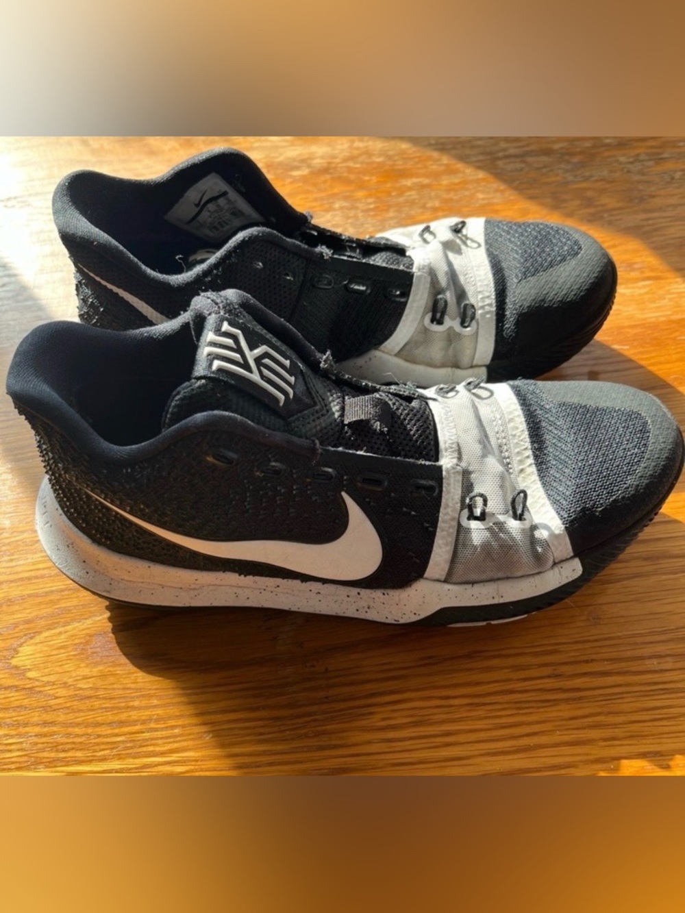 Nike Kyrie Tuxedo Basketball Sneakers Men’s Size 7